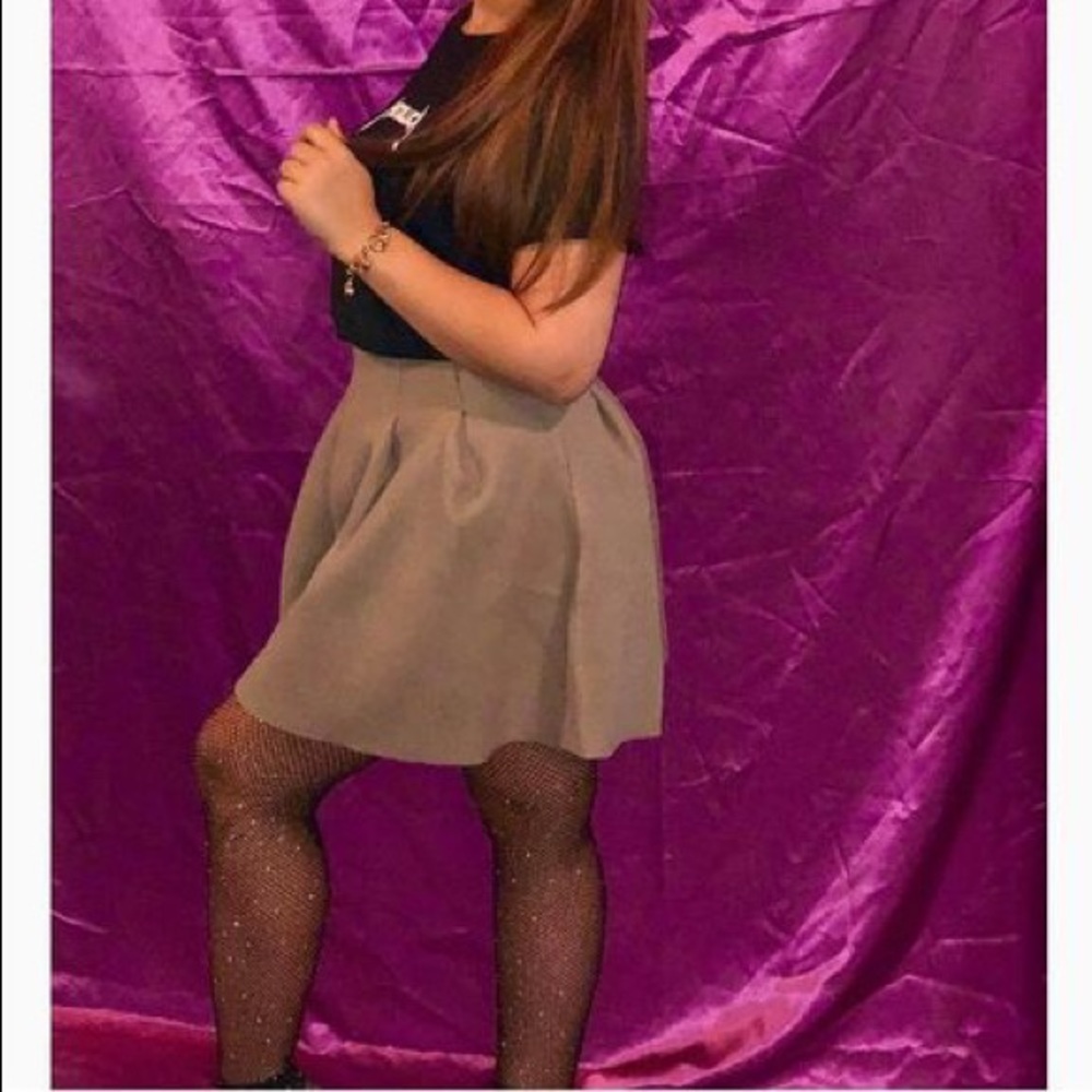 Marilyn taupe skirt